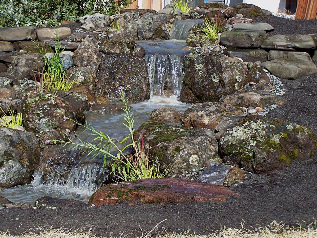 Let Water Feature Contractors Enhance the Appearance of Your Interiors