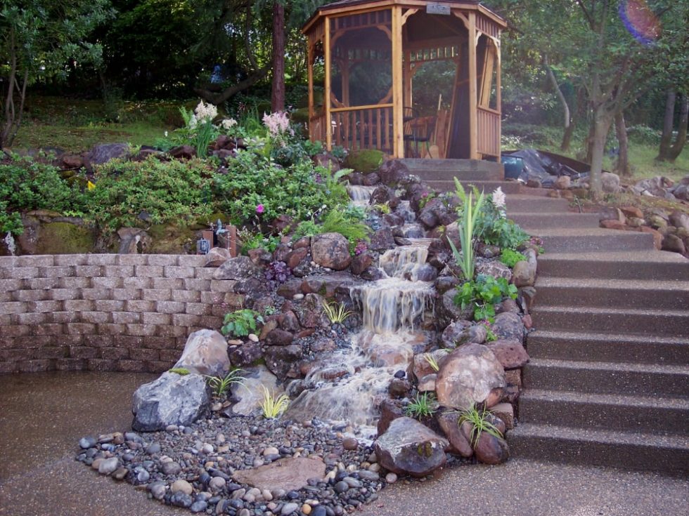 Four Benefits of Outdoor Landscape Water Features